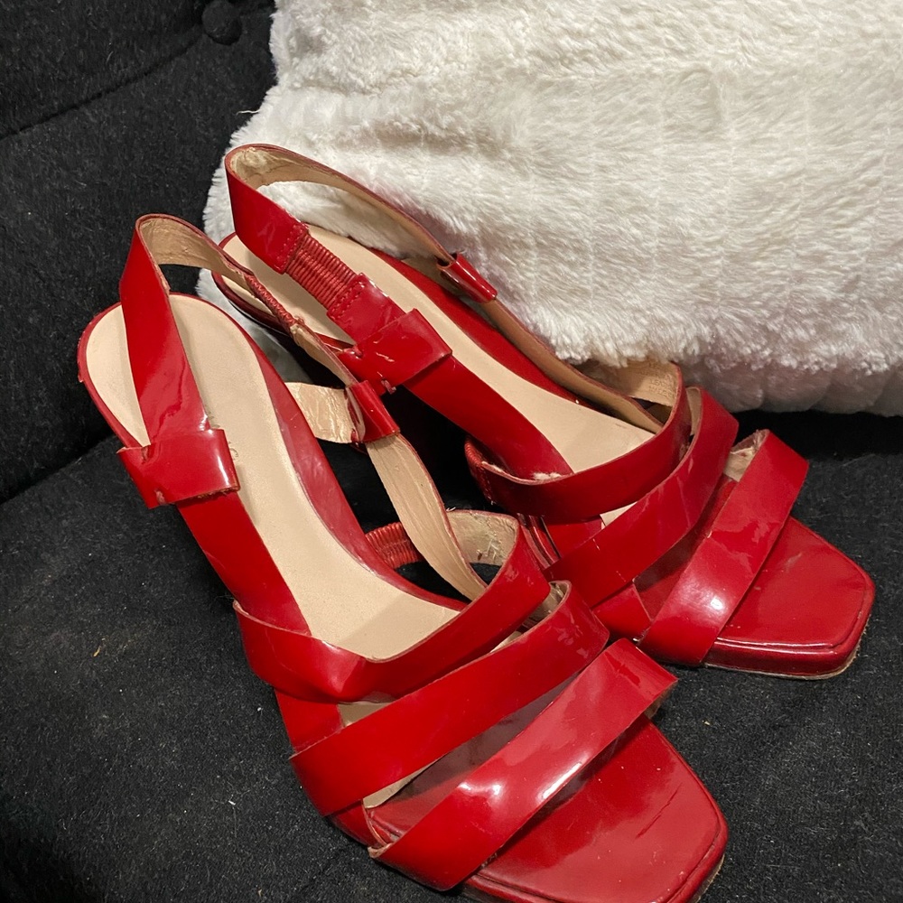 Red Patent Leather Arturo Chiang Sandal(Bloomie’s)